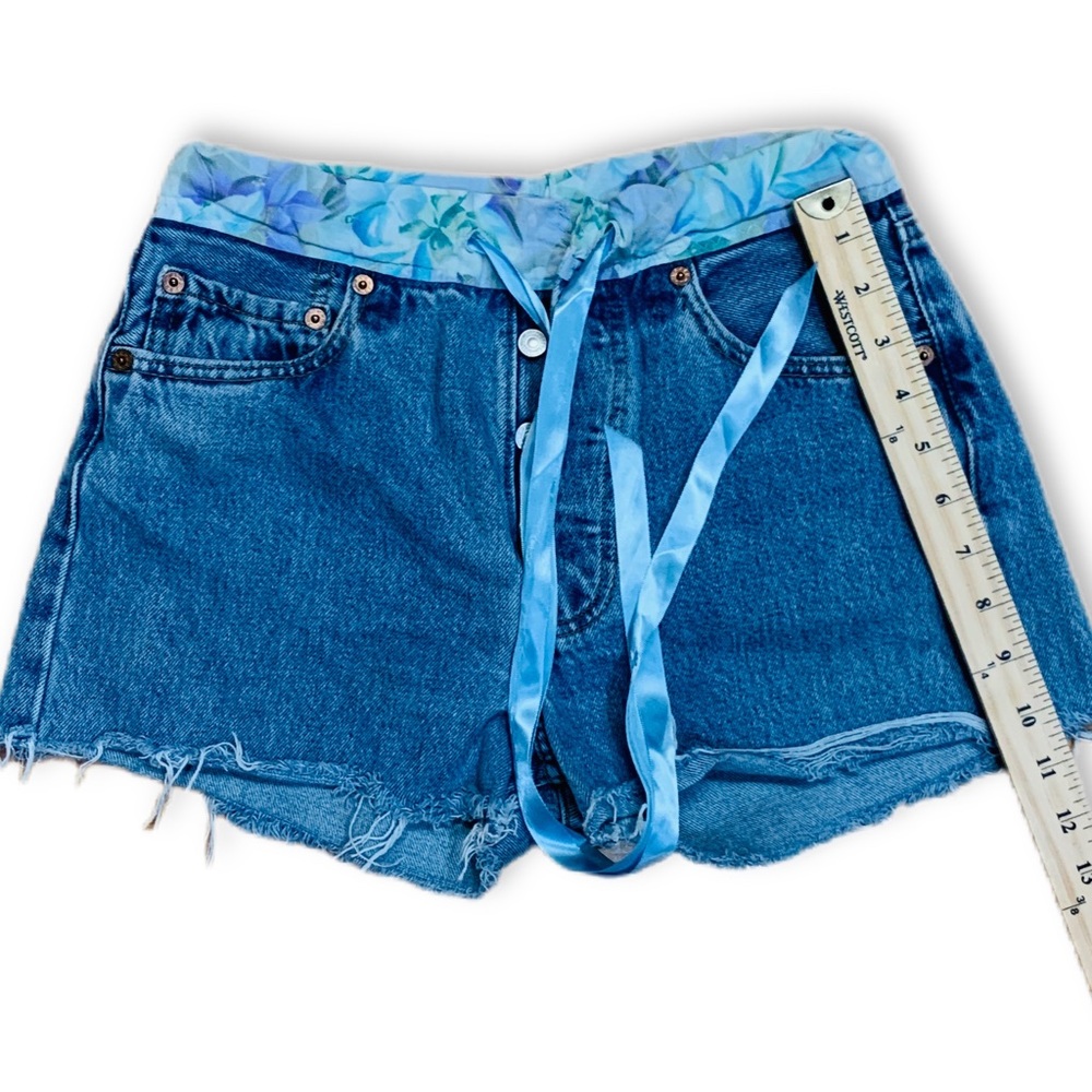 🍁Levi’s 501 Denim Customized Shorts size 2